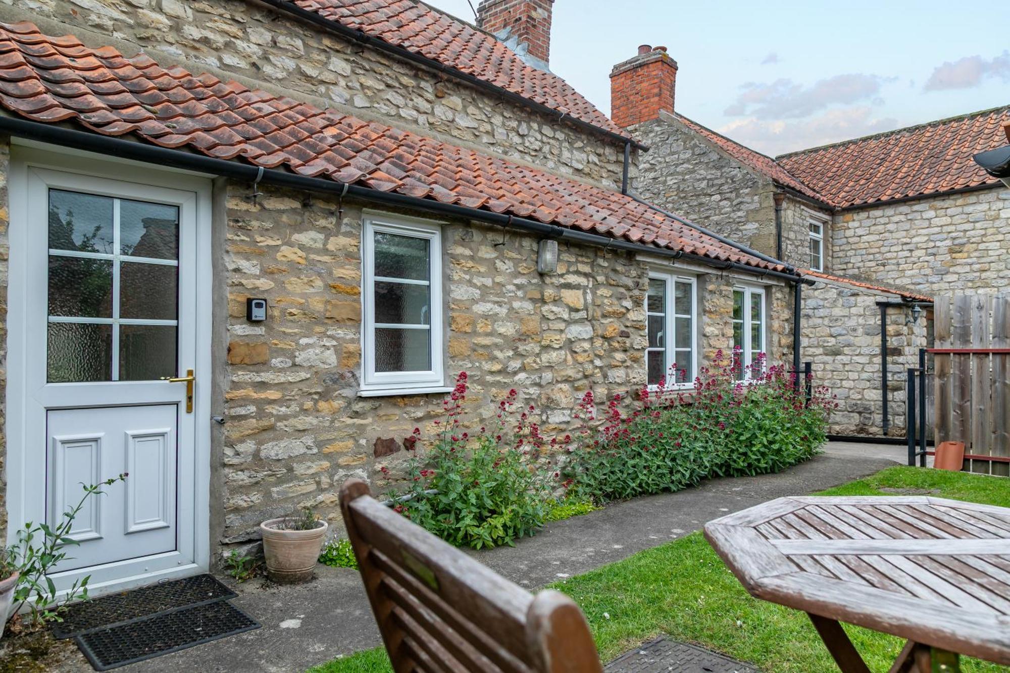 Pretty Yorkshire Stone Cottage Harome Buitenkant foto